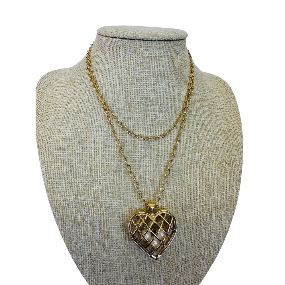 Avon Gold Tone Large Puffy Caged Capture ur Heart w/Faux Pearls Pendant Necklace